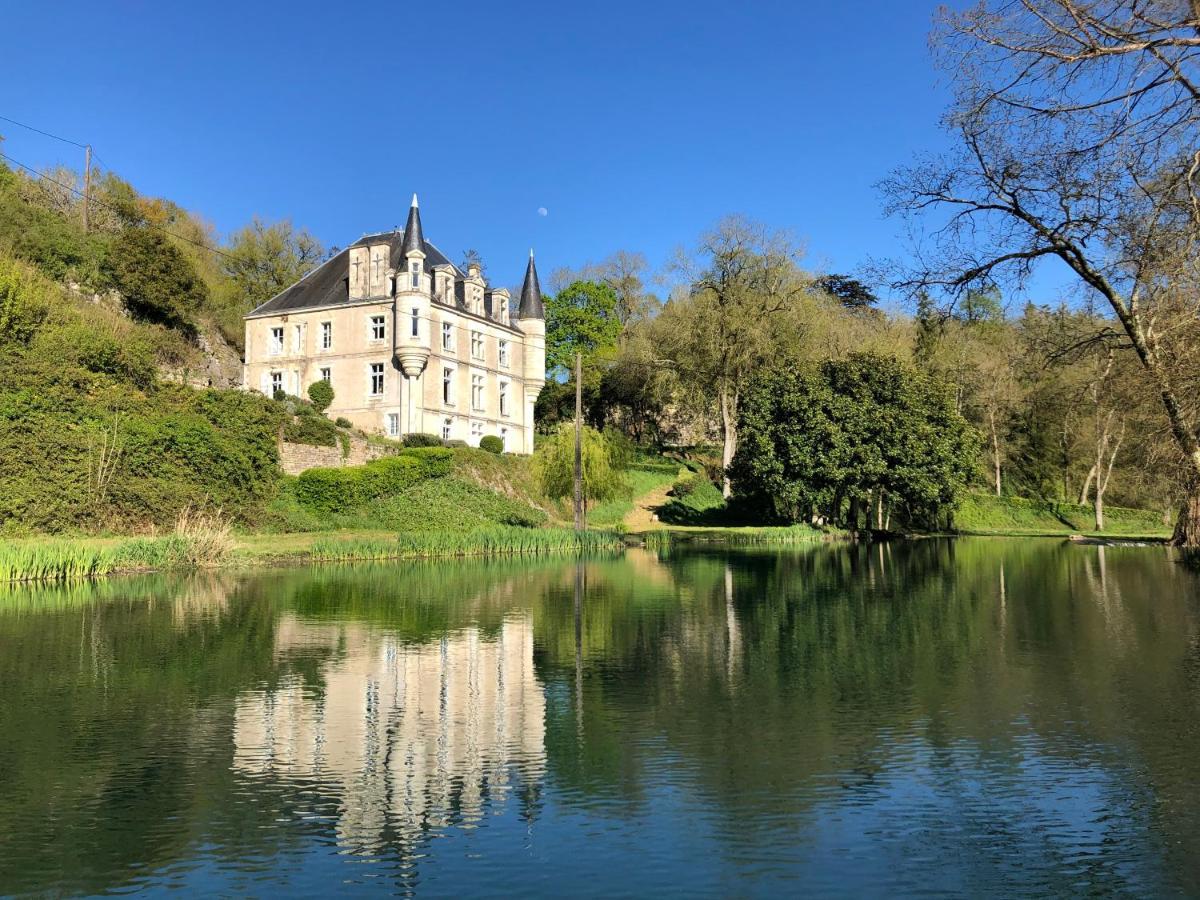 Chateau Des Loups - Les Pommiers Echire Bagian luar foto