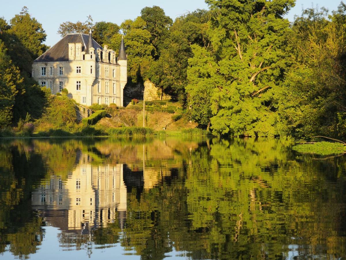 Chateau Des Loups - Les Pommiers Echire Bagian luar foto