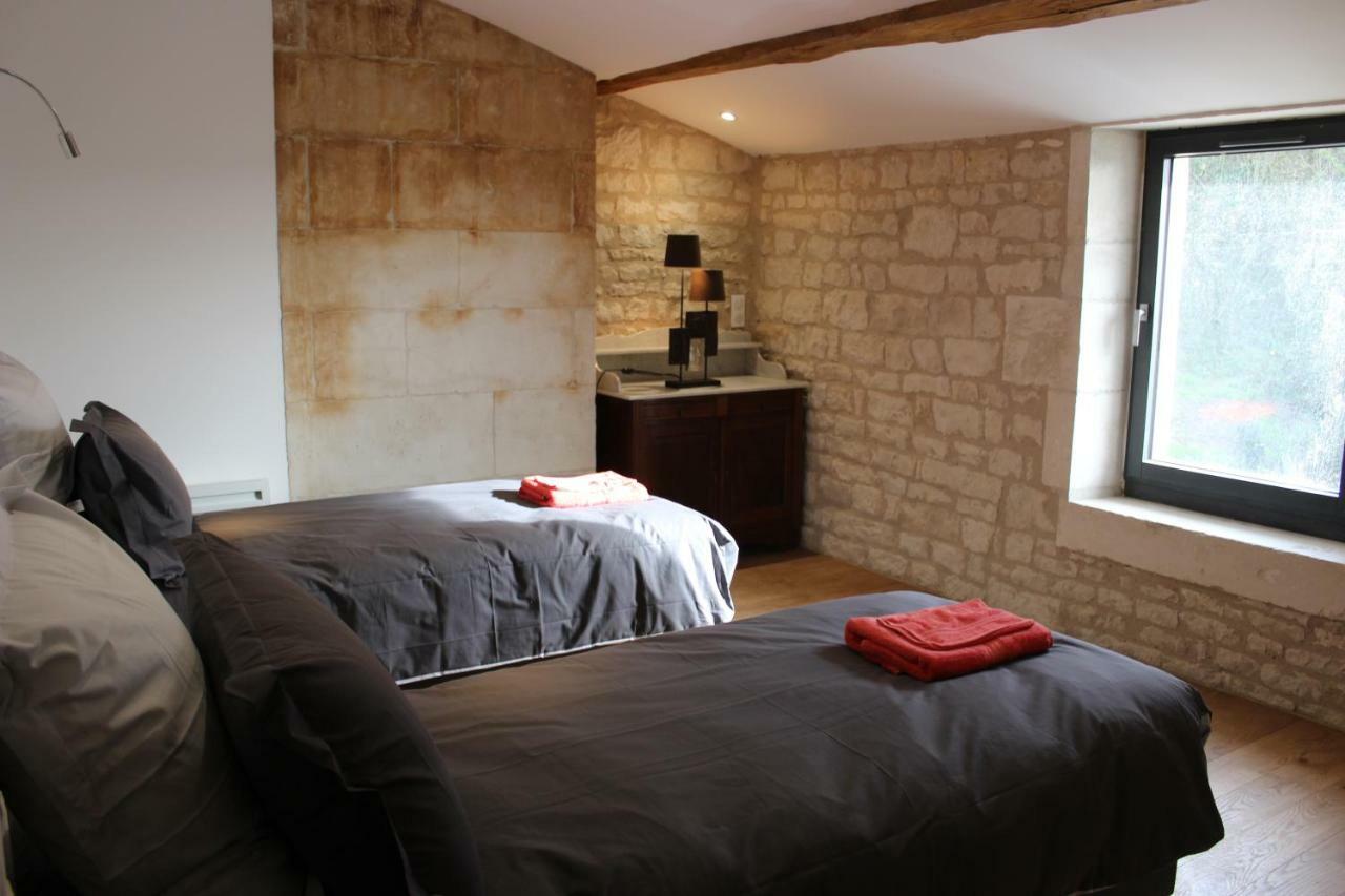 Chateau Des Loups - Les Pommiers Echire Bagian luar foto