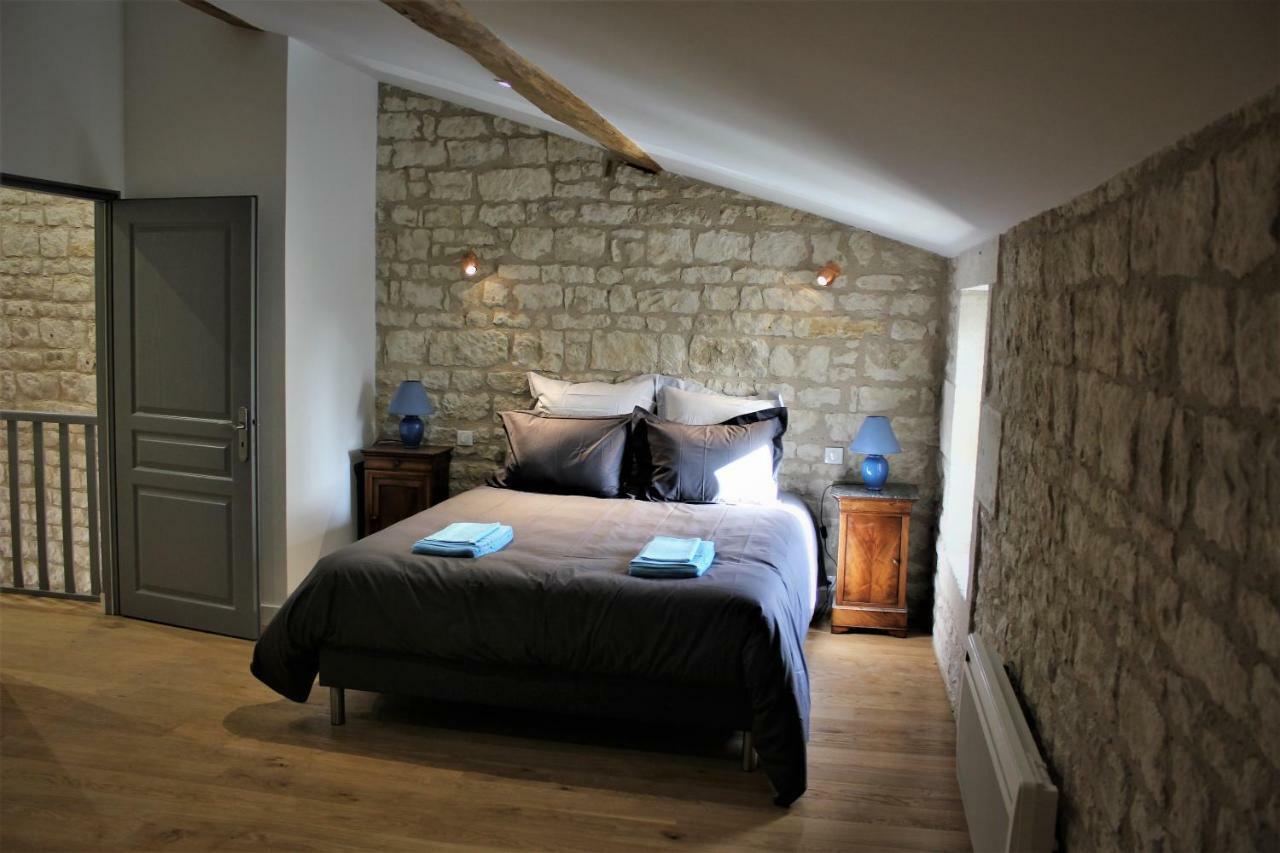 Chateau Des Loups - Les Pommiers Echire Bagian luar foto