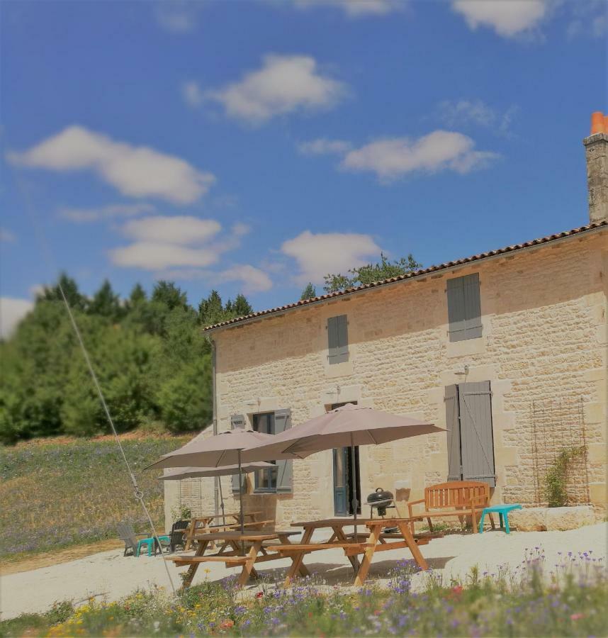 Chateau Des Loups - Les Pommiers Echire Bagian luar foto